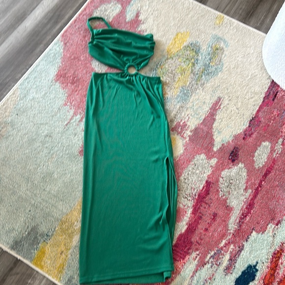 Green One Shoulder Maxi Dress - Picture 4 of 8